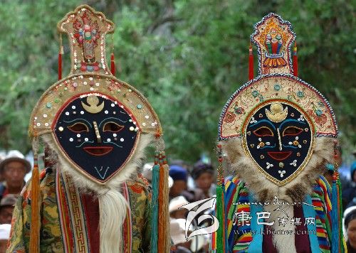 藏戲面具：多姿多彩！